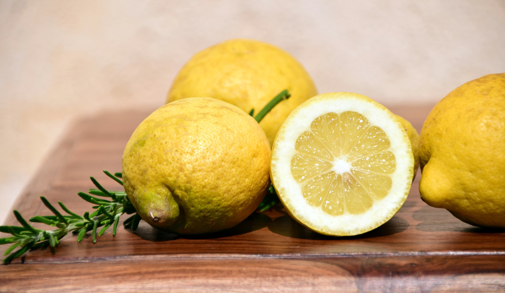 Rosemary Lemon Bourbon Infusion Recipe D.I.Y.